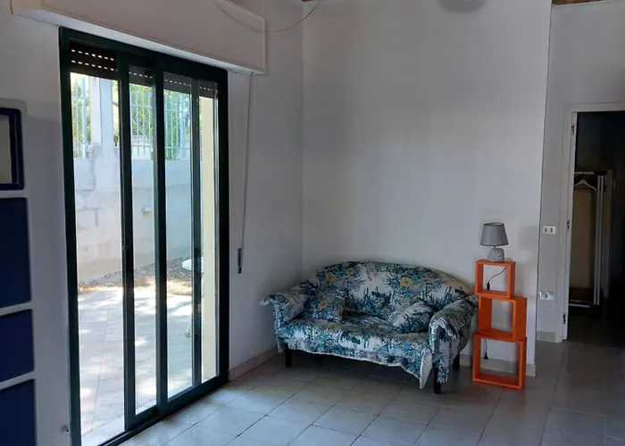 Pili Estate Dependanc - *