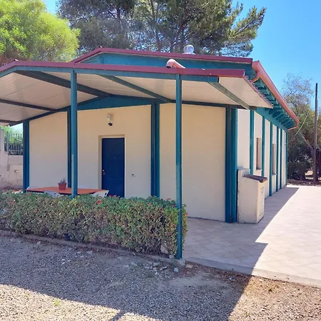 Pili Estate Dependanc - *