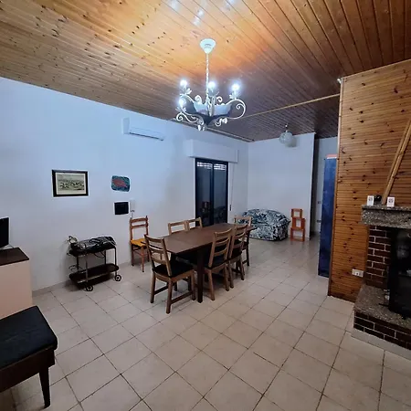 Pili Estate Dependanc -