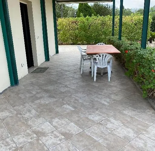 Pili Estate Dependanc - Uta